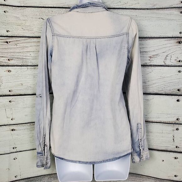 Vanity Women’s Denim Chambray Button Down Shirt Size S Long Sleeve Western Style - Picture 4 of 8